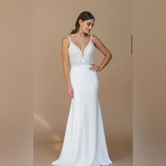 Lis Simon O’Dell Wedding Dress - Picture 2 of 5